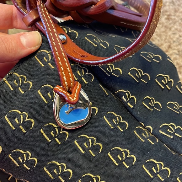 Dooney and Bourke handbag - Picture 6 of 8